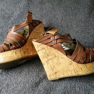 CHINESE LAUNDRY wedge sandals.